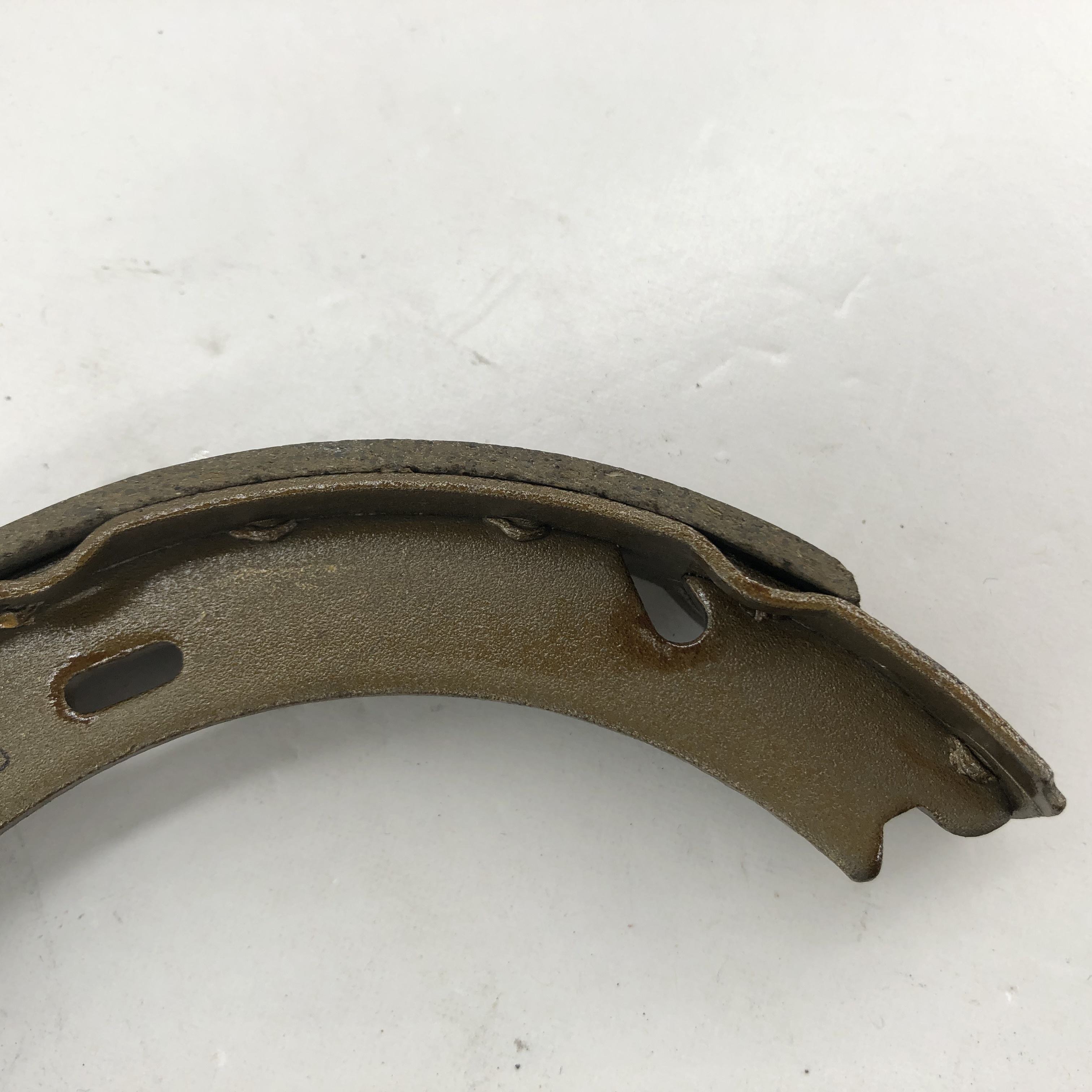 Zapata de freno del eje trasero 124 420 07 20 para freno de estacionamiento mercedes-benz (eje trasero; derecho) SH1208