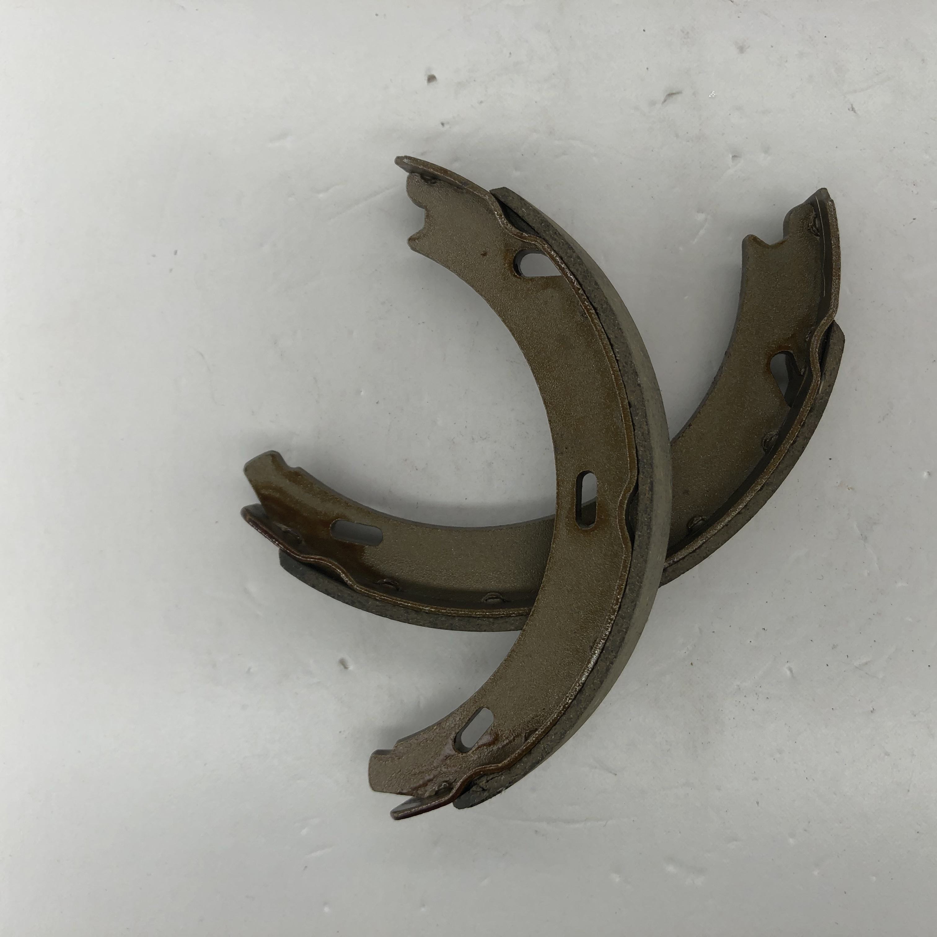 Zapata de freno del eje trasero 124 420 07 20 para freno de estacionamiento mercedes-benz (eje trasero; derecho) SH1208