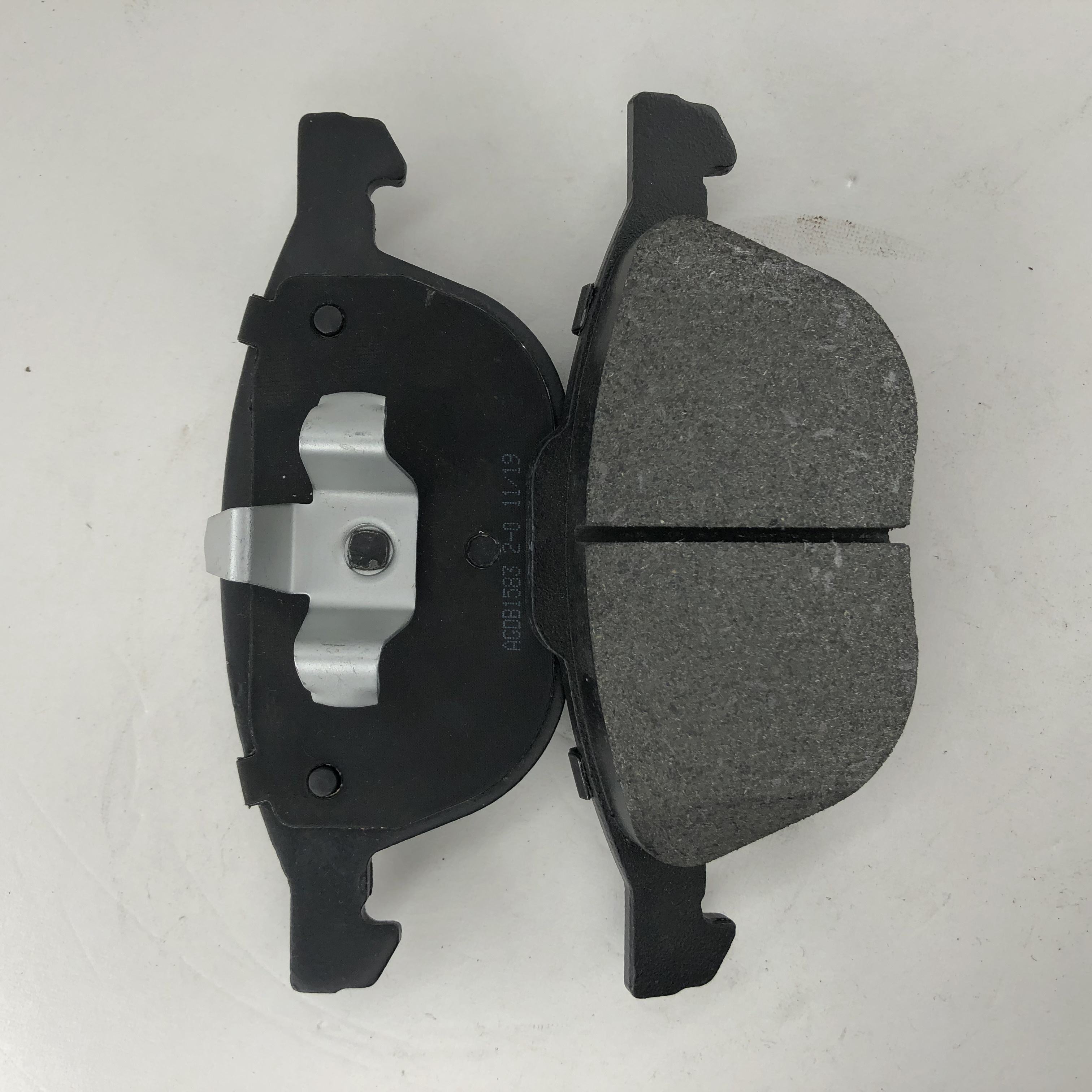 GDB2059 Pastilla de freno D1044 / D1230 / D1563 Cerámica Anti Ruido para Volvo Ford fox