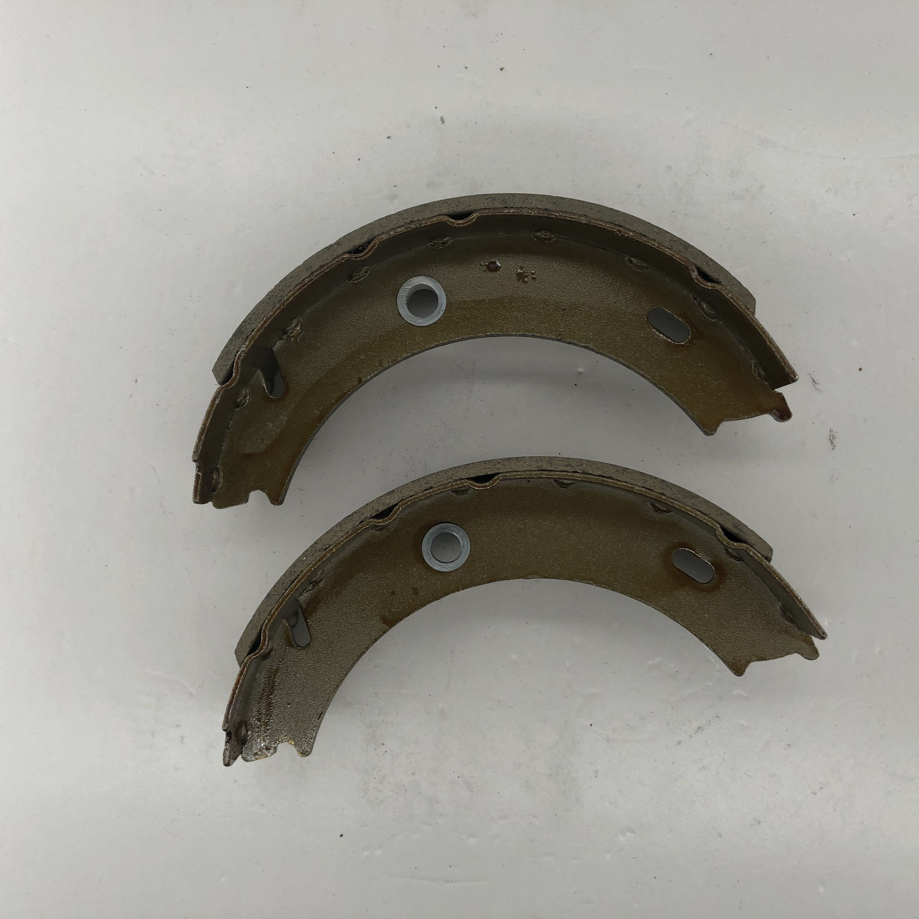 S865 GS8466 Precio barato Piezas de automóvil Zapata de freno 002 420 59 20 Para zapatas de freno Mercedes-Benz