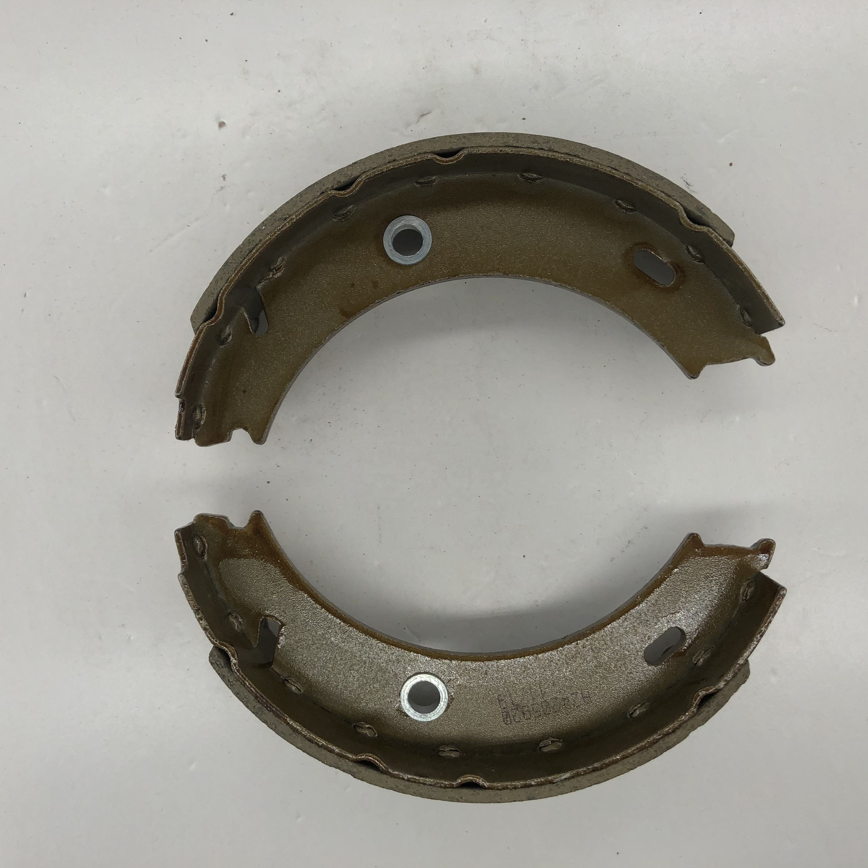 S865 GS8466 Precio barato Piezas de automóvil Zapata de freno 002 420 59 20 Para zapatas de freno Mercedes-Benz