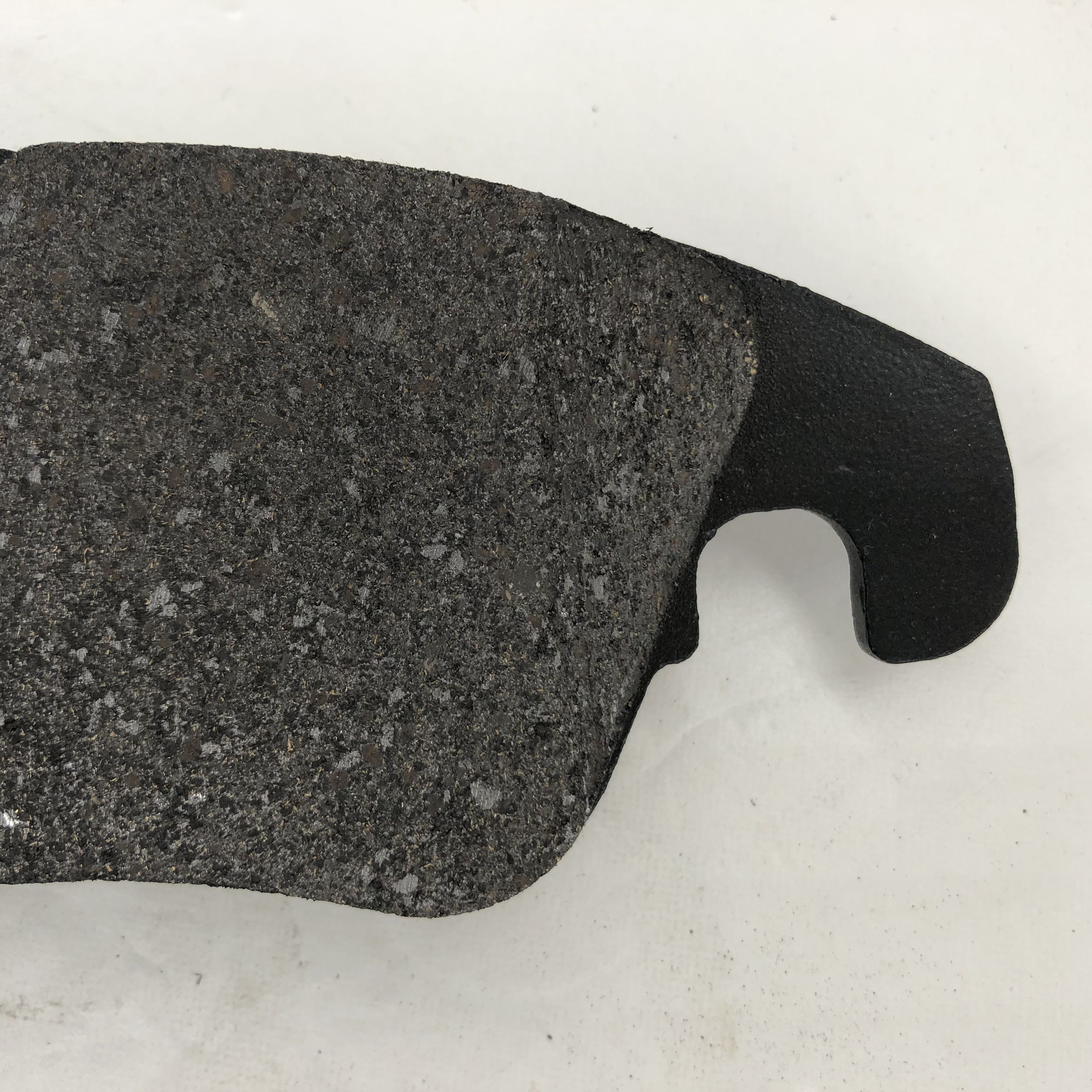 Pastilla de freno delantera de cerámica D1322 para Audi A4 09-11, A5 08-11, A6 13, S4 10-11