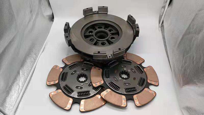 Cubierta de embrague. Disco de embrague para camión pesado mack Eaton 127760 127200 BK313 105C137 109701-20 109705-8 107620 10735109400-52