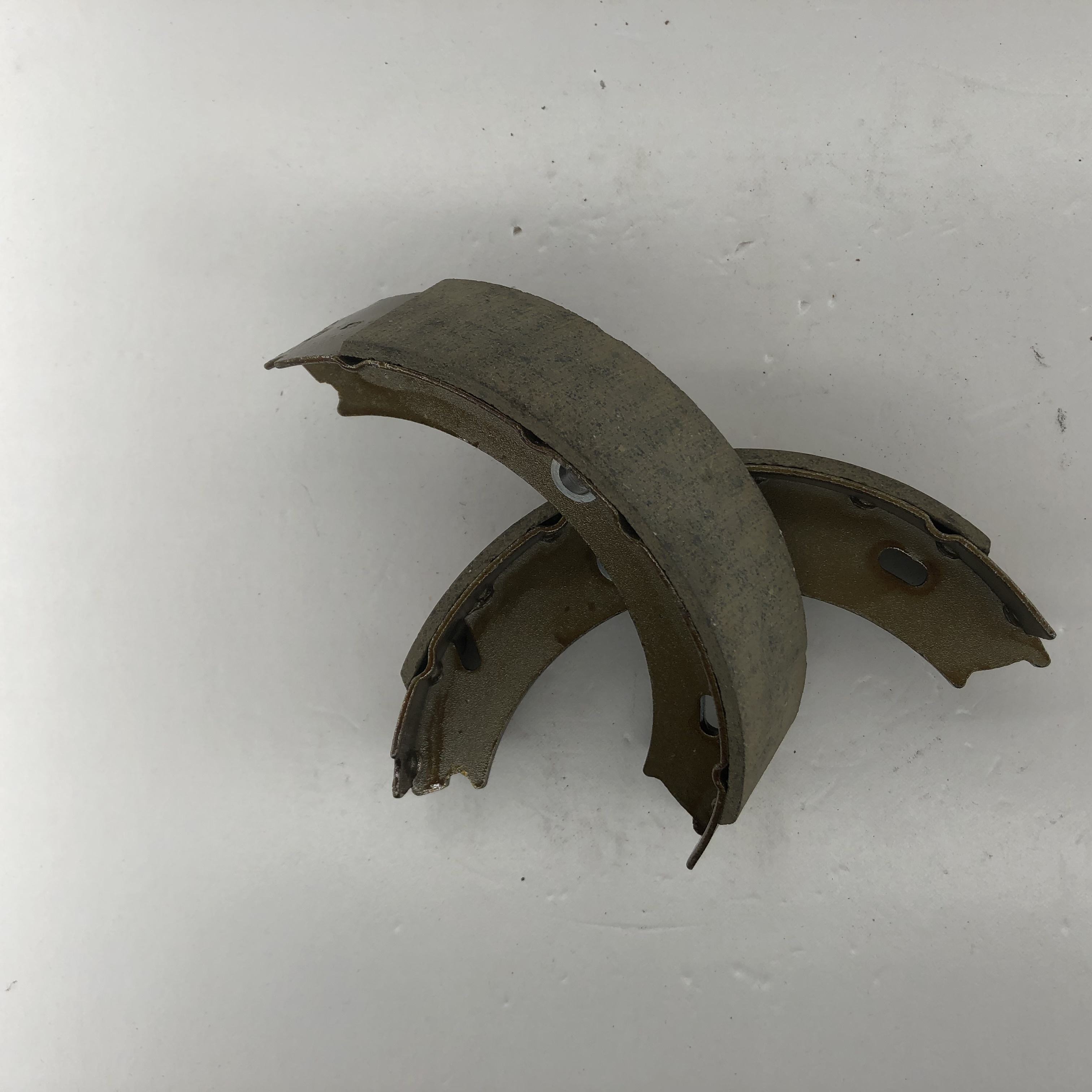 S865 GS8466 Precio barato Piezas de automóvil Zapata de freno 002 420 59 20 Para zapatas de freno Mercedes-Benz